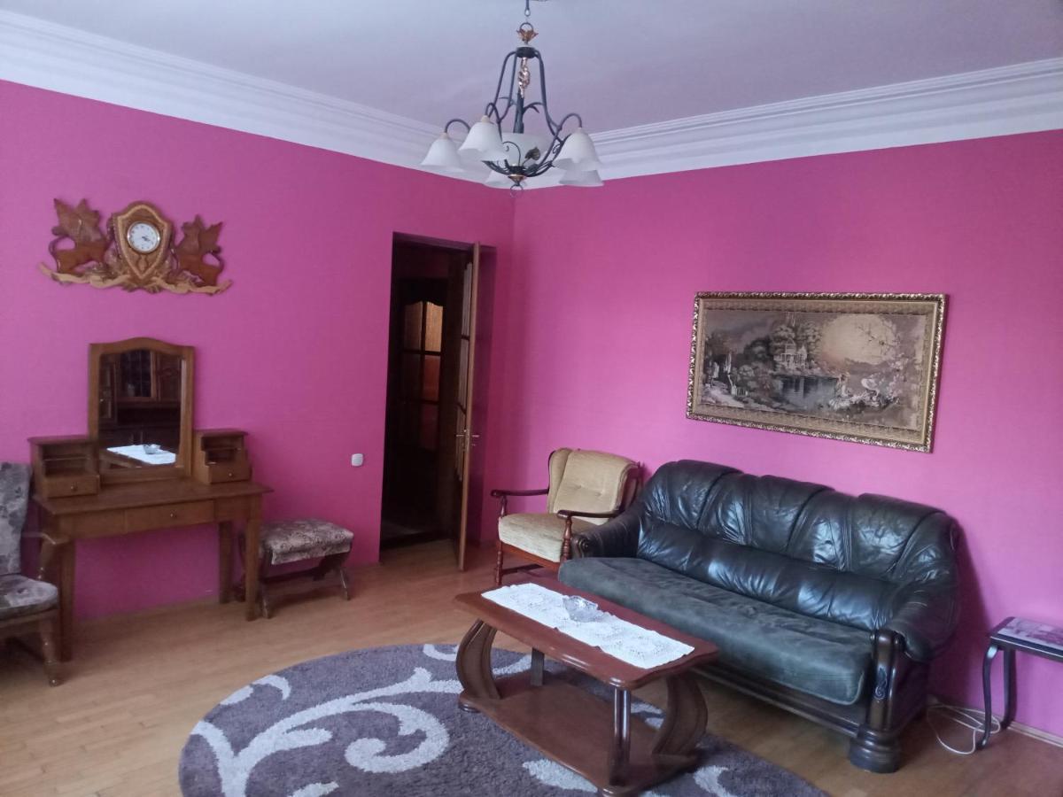 Knaus Apartments Chernivtsi Ngoại thất bức ảnh