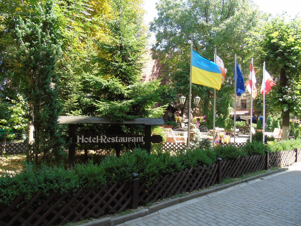 Knaus Apartments Chernivtsi Ngoại thất bức ảnh