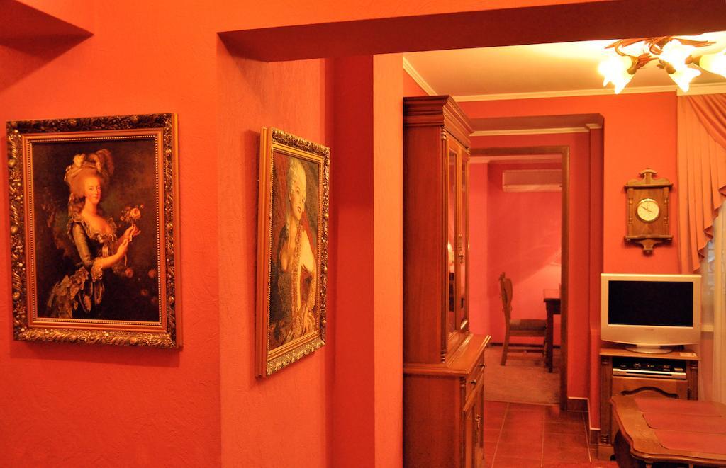 Knaus Apartments Chernivtsi Phòng bức ảnh