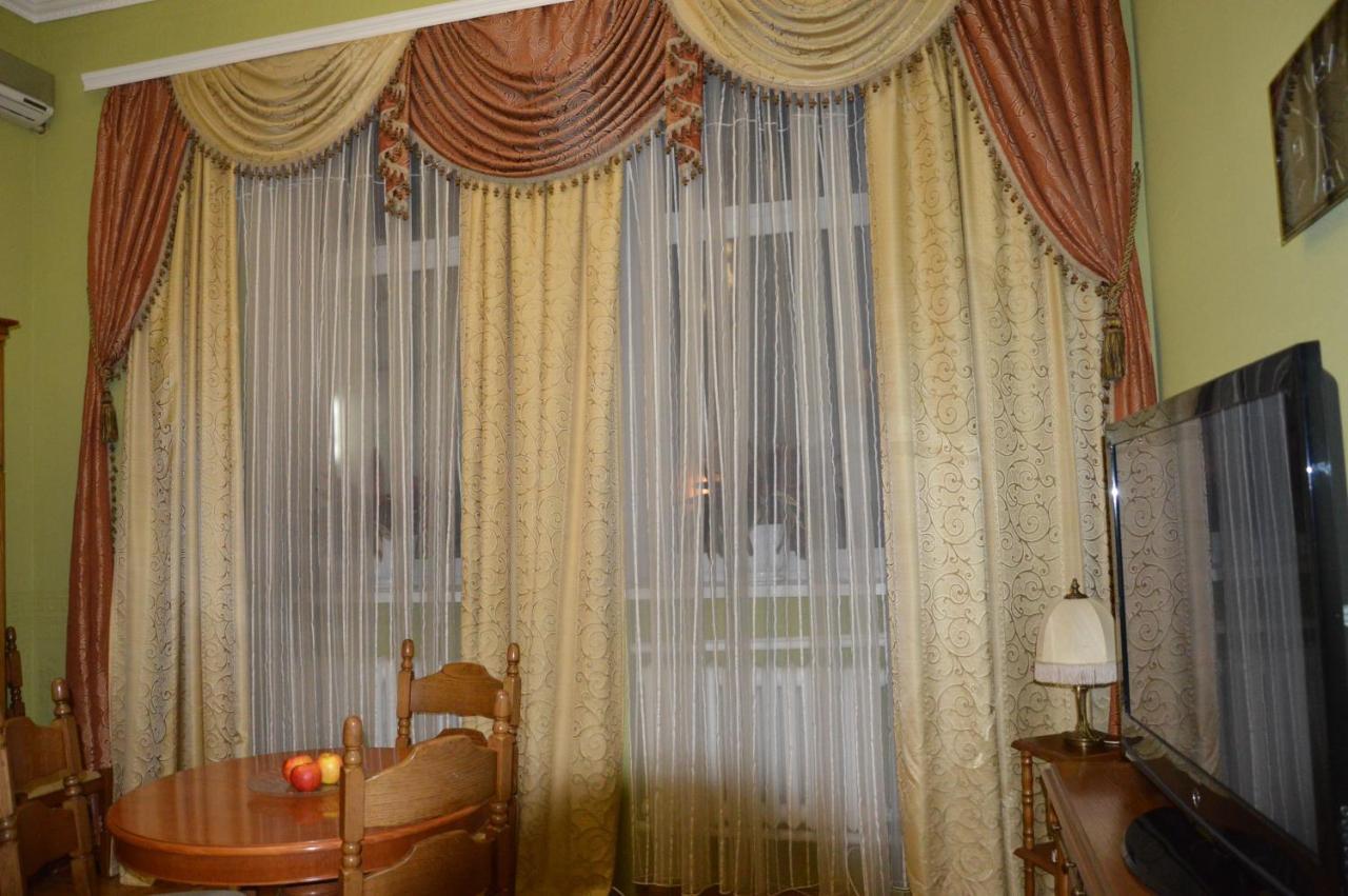 Knaus Apartments Chernivtsi Ngoại thất bức ảnh