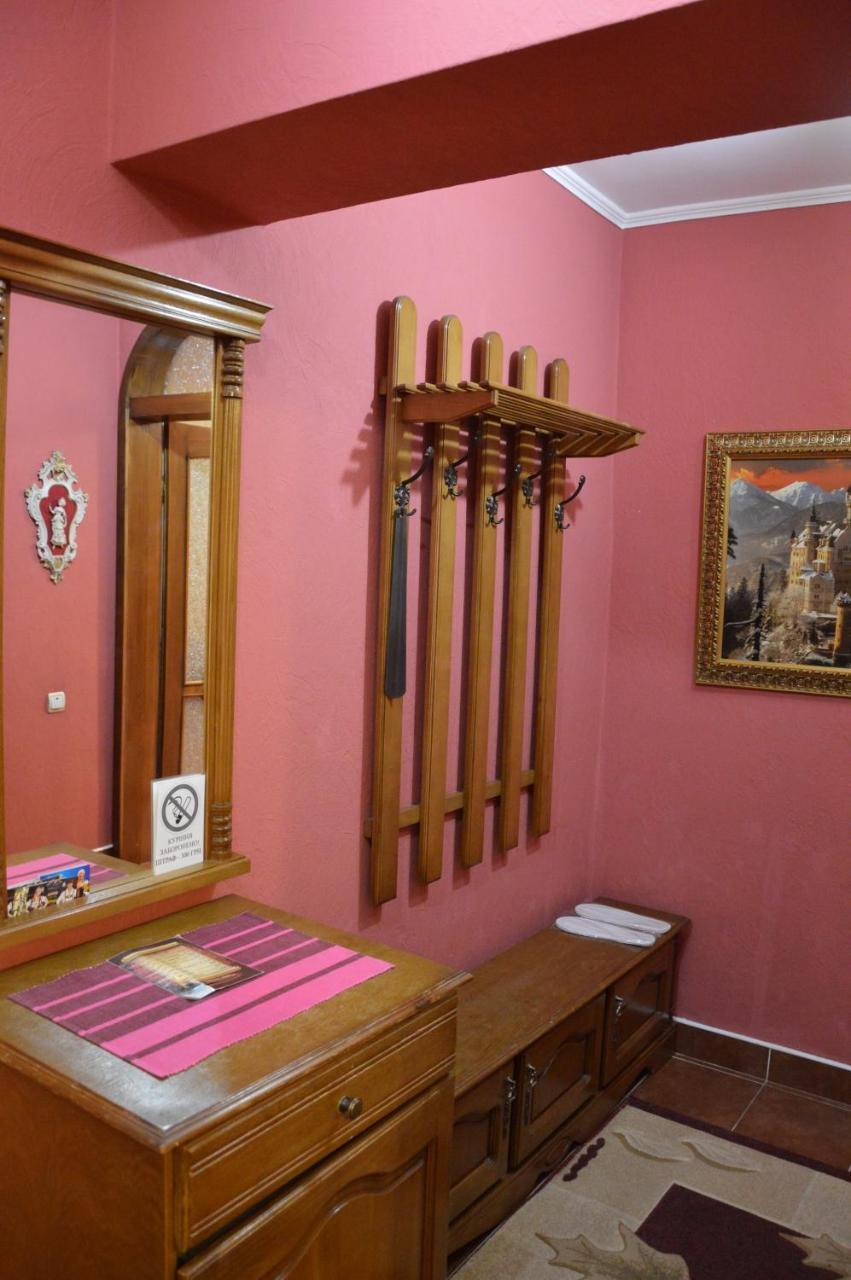 Knaus Apartments Chernivtsi Ngoại thất bức ảnh