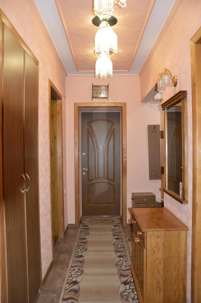 Knaus Apartments Chernivtsi Ngoại thất bức ảnh