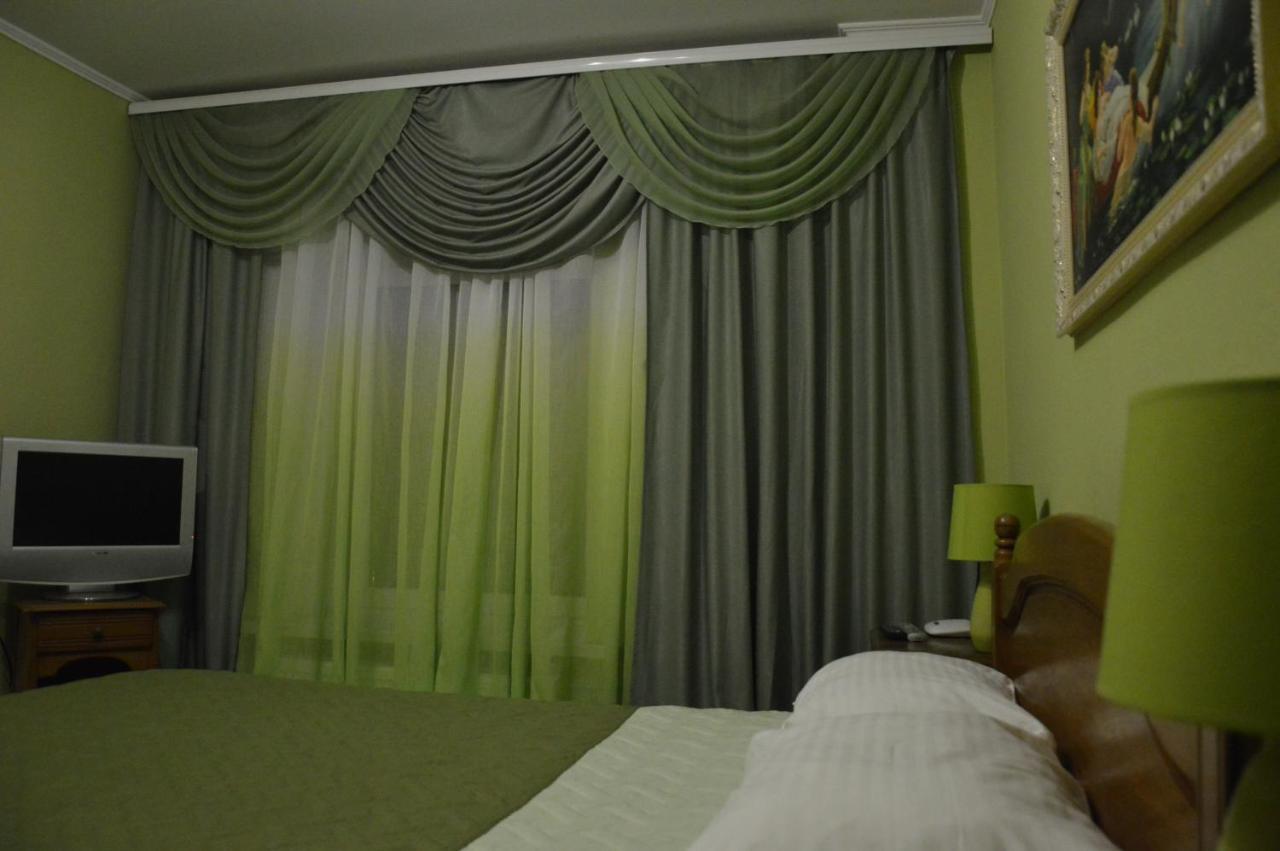 Knaus Apartments Chernivtsi Ngoại thất bức ảnh